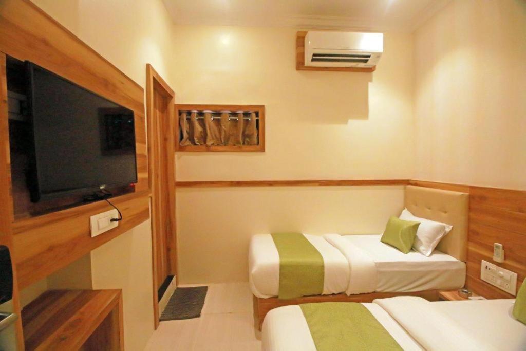 Hotel Gross Inn Near Igi Airport ニューデリー 部屋 写真