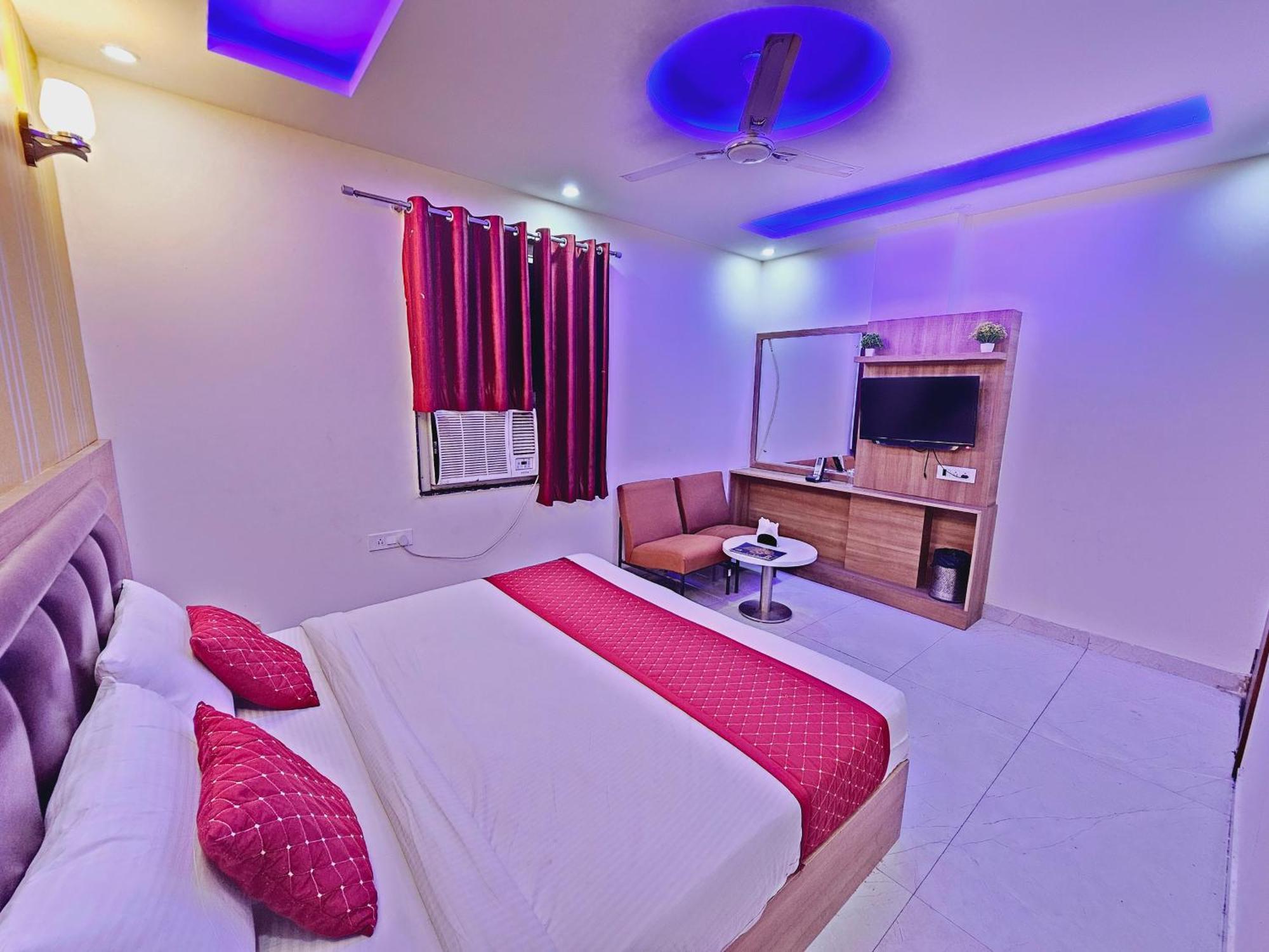 Hotel Gross Inn Near Igi Airport ニューデリー エクステリア 写真