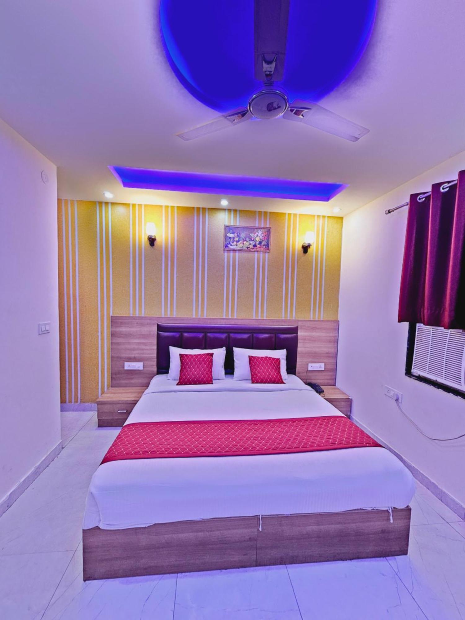 Hotel Gross Inn Near Igi Airport ニューデリー エクステリア 写真